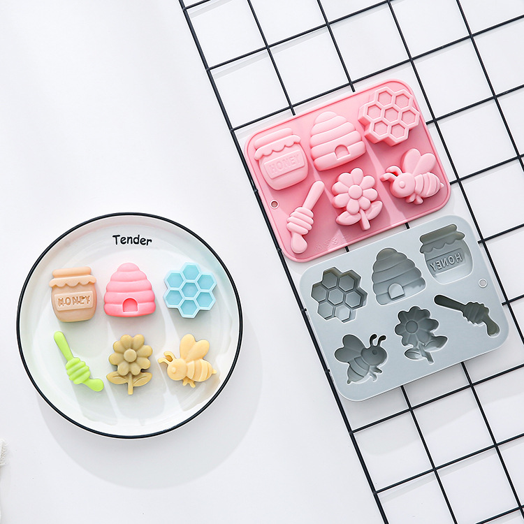 6-hole Bee Theme Silicone Mold - огляд і ціна Bunny Cake Mold